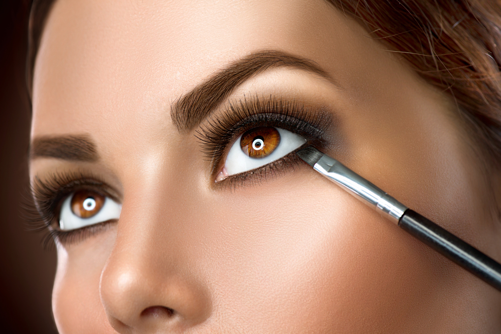 Adding Eyeshadow to Your Under-eye Area