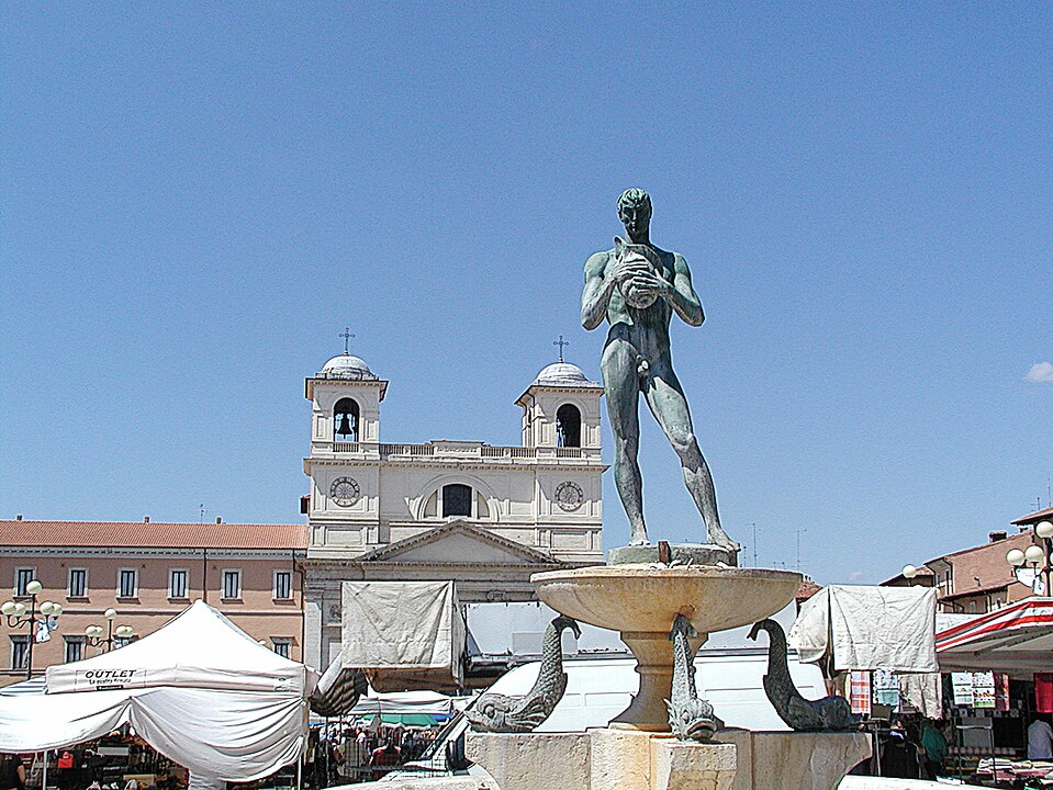 L'Aquila's Speaking Statues