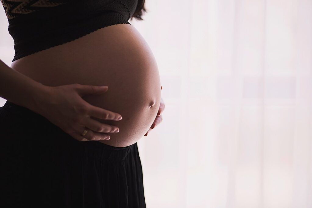 The Shape of Your Belly Predicts the Baby’s Gender