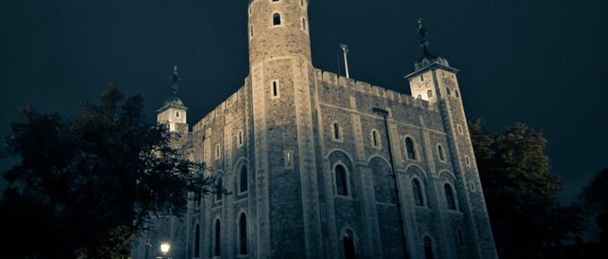 The Secret Royal Escape Route in the Tower of London