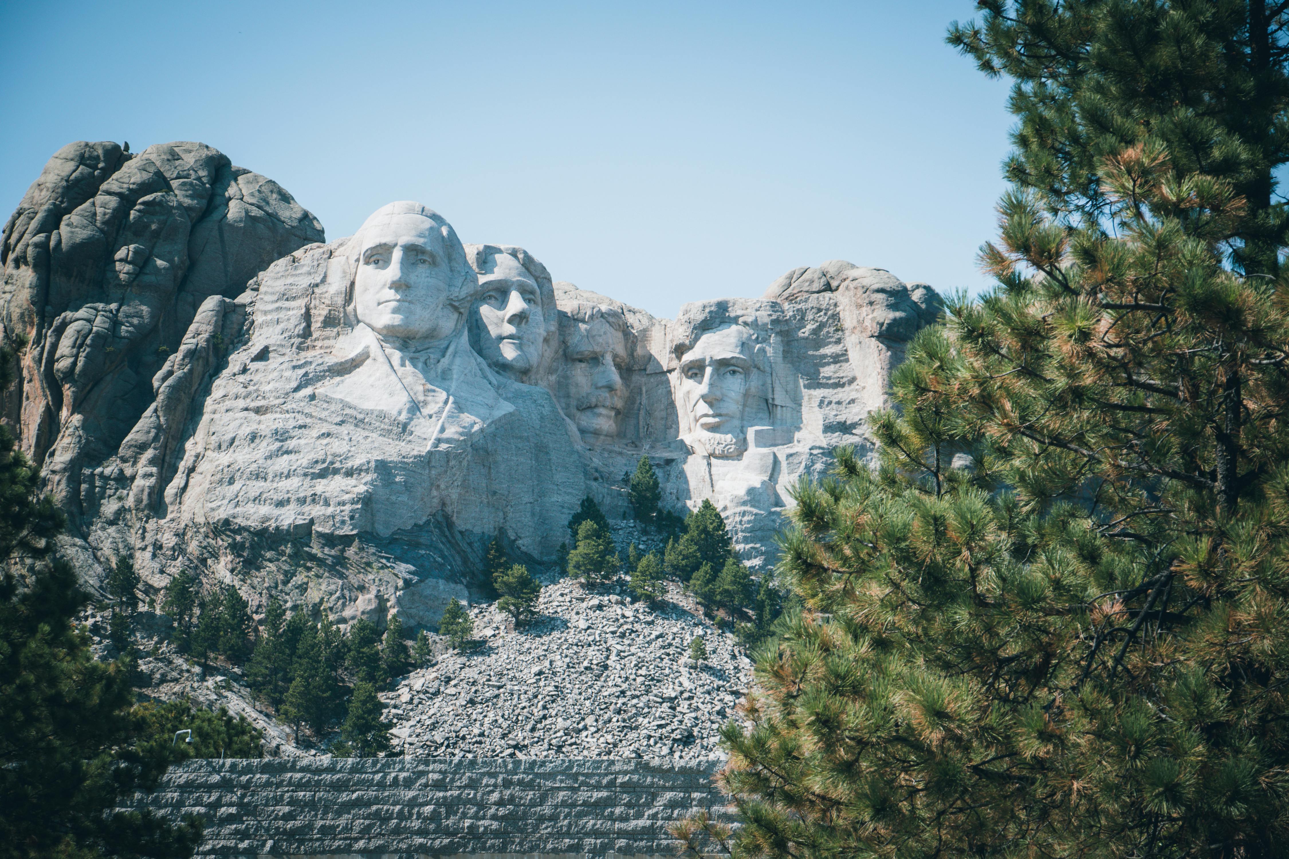 Mount Rushmore Time Zone:  A Surprising Answer - iz85unq