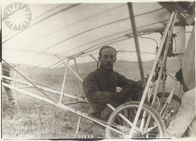 Alberto Santos-Dumont’s Public First Flight