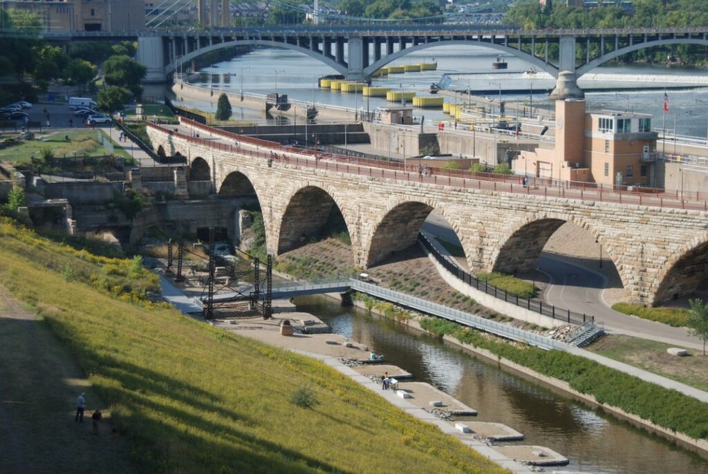 The Saint Anthony Falls Bridge (Minnesota, USA)